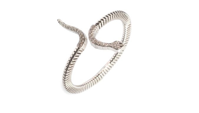 Very elegant tubogas bracelets, snake model, 18k white gold and diamonds.